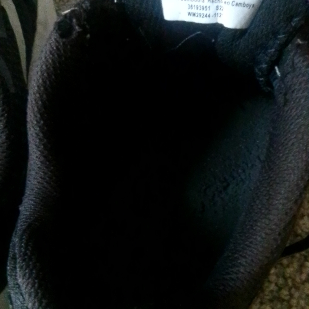 Shoes - Picture 6 of 6